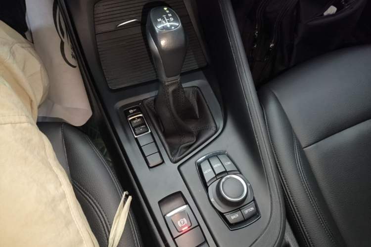 Used BMW X1 2019 sDrive20Li Leading Model Gear Lever