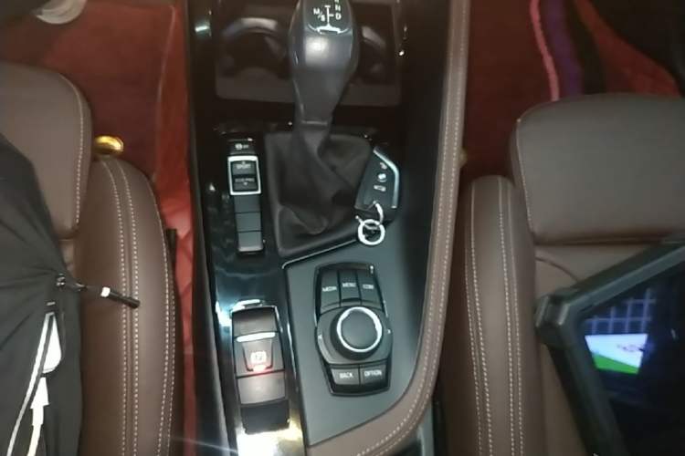 Used BMW X1 2019 sDrive18Li Premium Edition Gear Lever