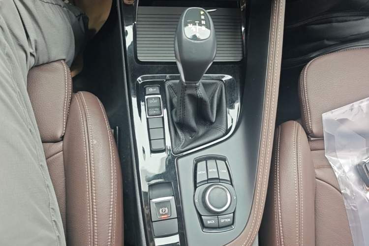 Used BMW X1 2019 sDrive18Li Premium Edition Gear Lever