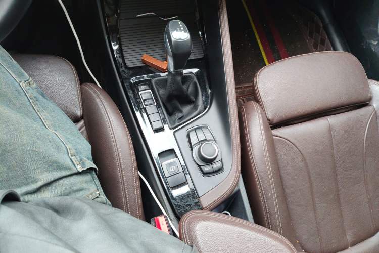 Used BMW X1 2019 sDrive18Li Premium Edition Gear Lever