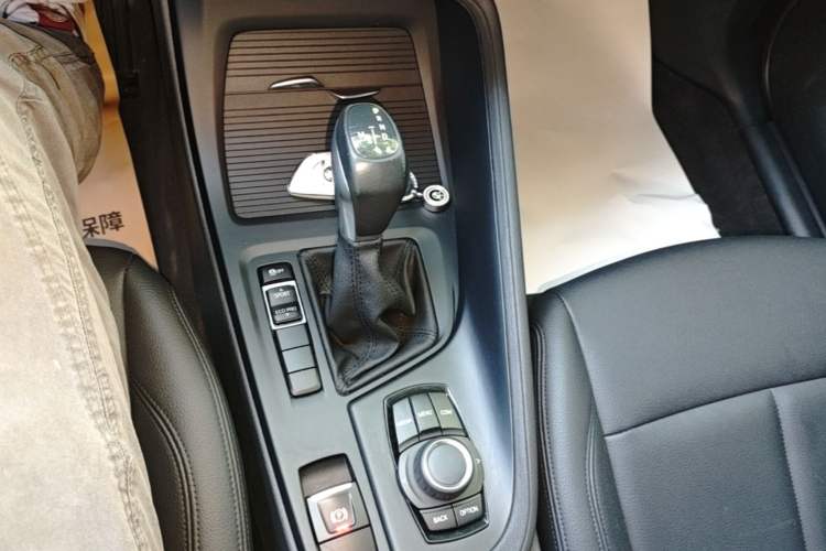 Used BMW X1 2019 sDrive20Li Leading Model Gear Lever