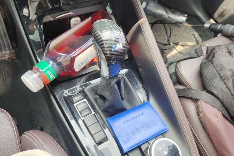 Used BMW X1 2019 sDrive18Li Premium Edition Gear Lever