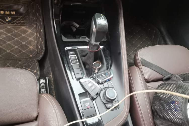 Used BMW X1 2019 sDrive18Li Premium Edition Gear Lever