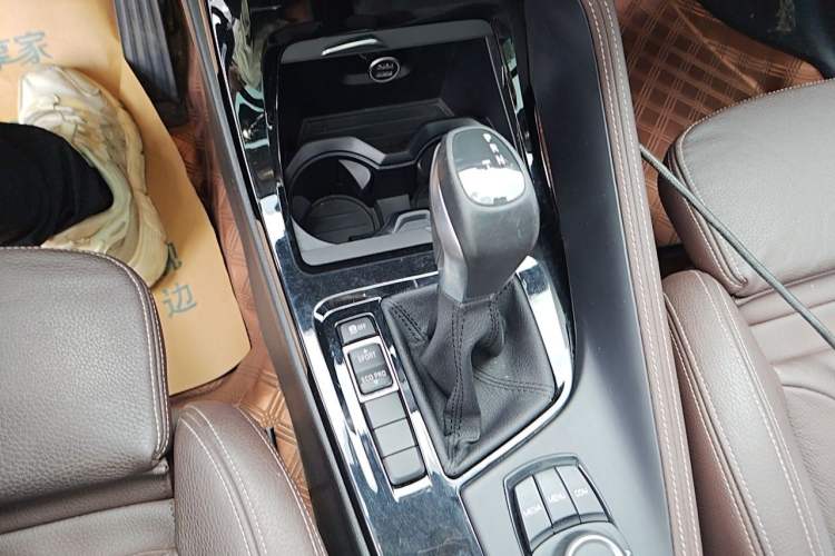 Used BMW X1 2019 sDrive18Li Premium Edition Gear Lever