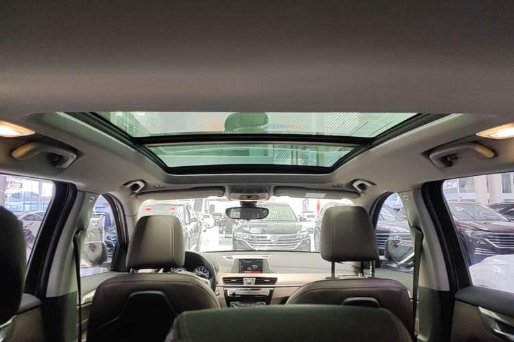 Used BMW X1 2019 sDrive18Li Premium Edition Headliner