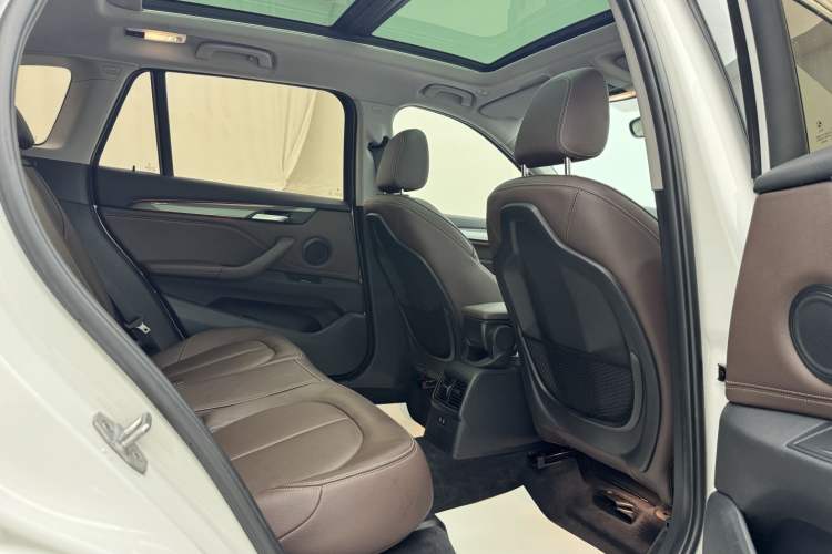 Used BMW X1 2019 xDrive20Li Luxury Model Headliner