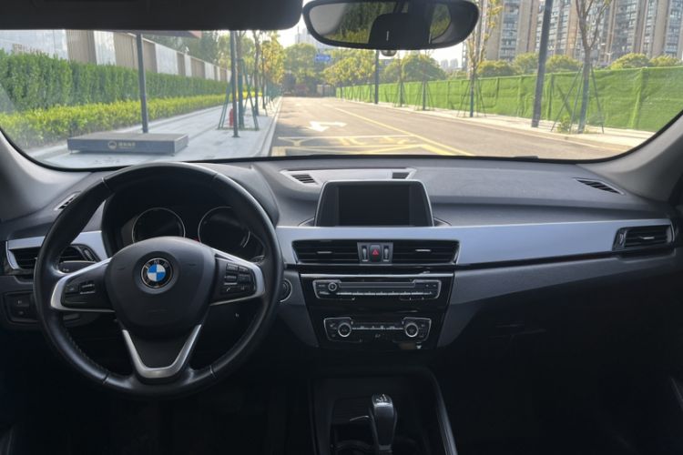 Used BMW X1 2019 sDrive18Li Fashion Model Interior 1