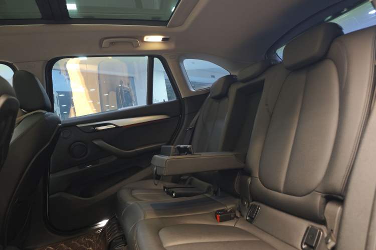 Used BMW X1 2019 sDrive18Li Fashion Model Interior 11