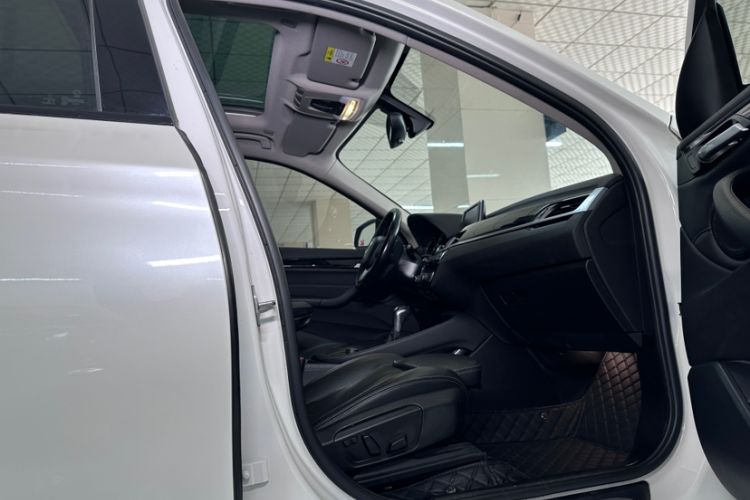 Used BMW X1 2019 sDrive18Li Premium Edition Interior 2