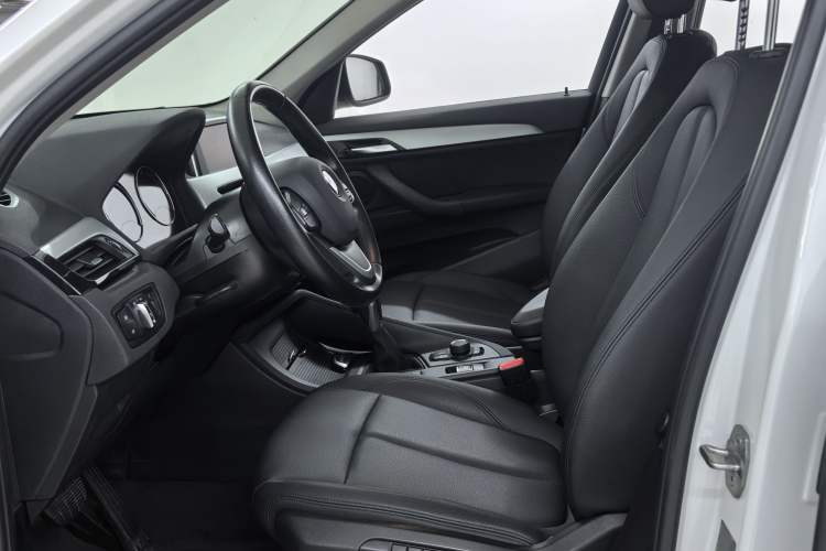 Used BMW X1 2019 sDrive20Li Leading Model Interior 3