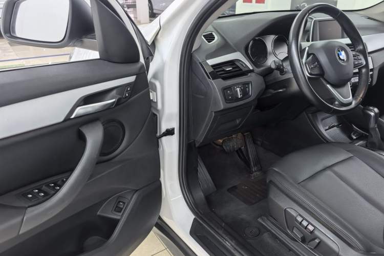 Used BMW X1 2019 sDrive20Li Leading Model Interior 4