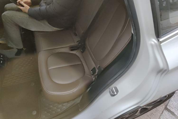 Used BMW X1 2019 sDrive18Li Premium Edition Interior 4