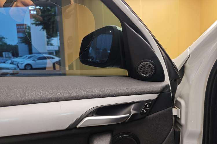 Used BMW X1 2019 sDrive18Li Fashion Model Interior 5
