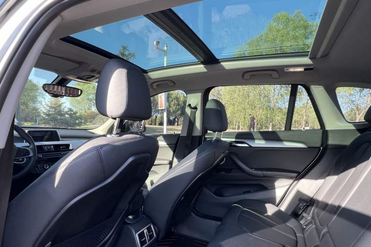 Used BMW X1 2019 sDrive20Li Leading Model Interior 5