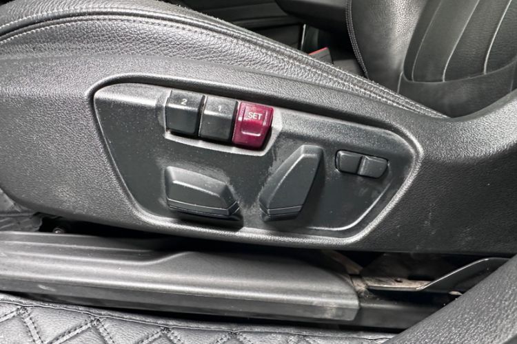 Used BMW X1 2019 sDrive18Li Premium Edition Interior 6