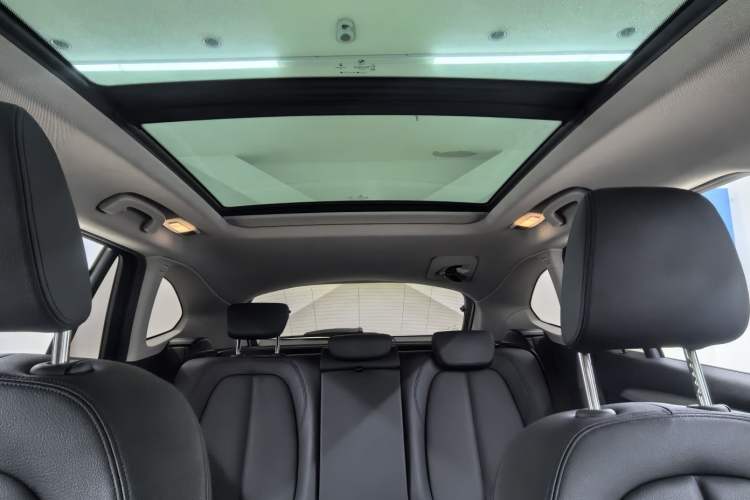 Used BMW X1 2019 sDrive20Li Leading Model Interior 6