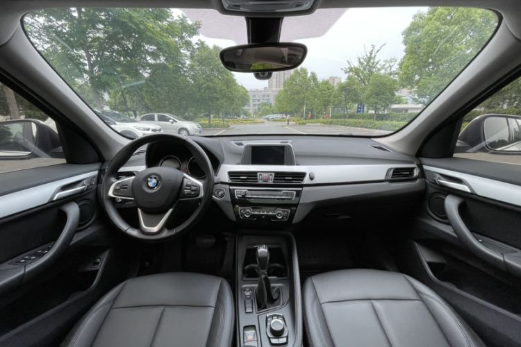 Used BMW X1 2019 sDrive20Li Leading Model Interior 6