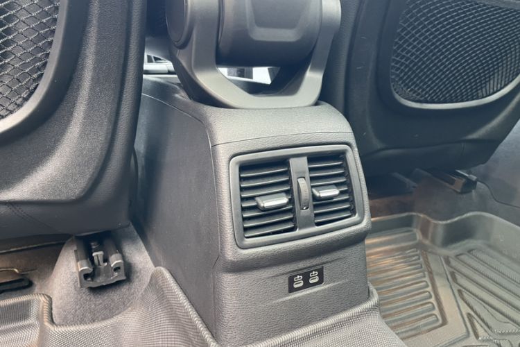 Used BMW X1 2019 sDrive20Li Leading Model Interior 7