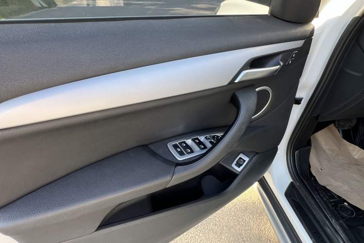 Used BMW X1 2019 sDrive20Li Leading Model Interior 8