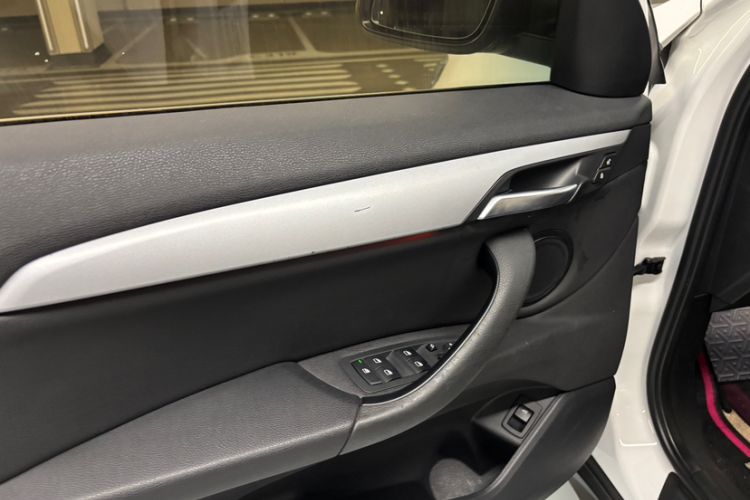 Used BMW X1 2019 sDrive20Li Leading Model Interior 9