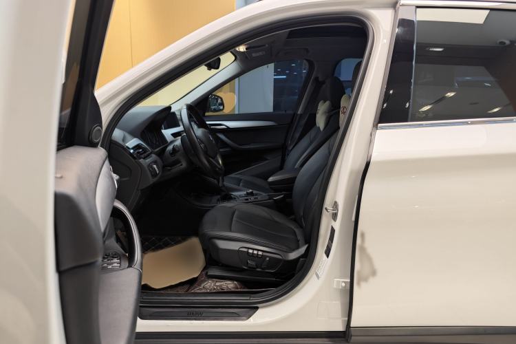 Used BMW X1 2019 sDrive18Li Fashion Model Left Front Seat