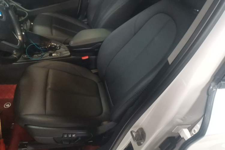 Used BMW X1 2019 sDrive18Li Fashion Model Left Front Seat