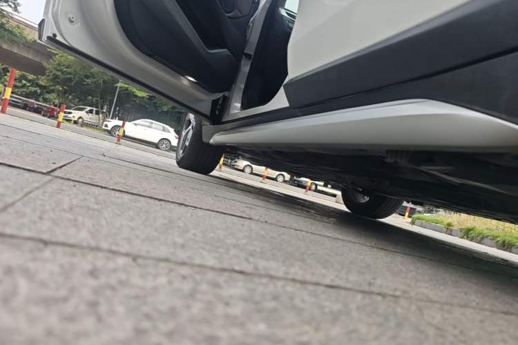 Used BMW X1 2019 sDrive18Li Premium Edition Left Side Sill