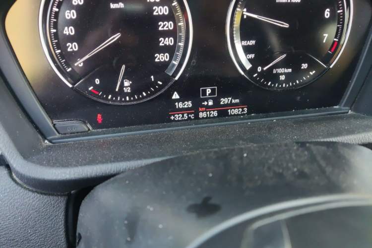 Used BMW X1 2019 sDrive20Li Leading Model Odometer Close Up