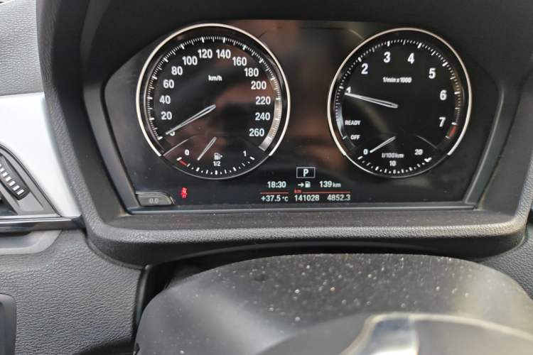 Used BMW X1 2019 sDrive18Li Fashion Model Odometer Close Up