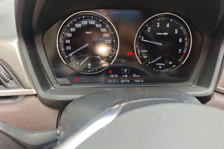 Used BMW X1 2019 sDrive18Li Premium Edition Odometer Close Up
