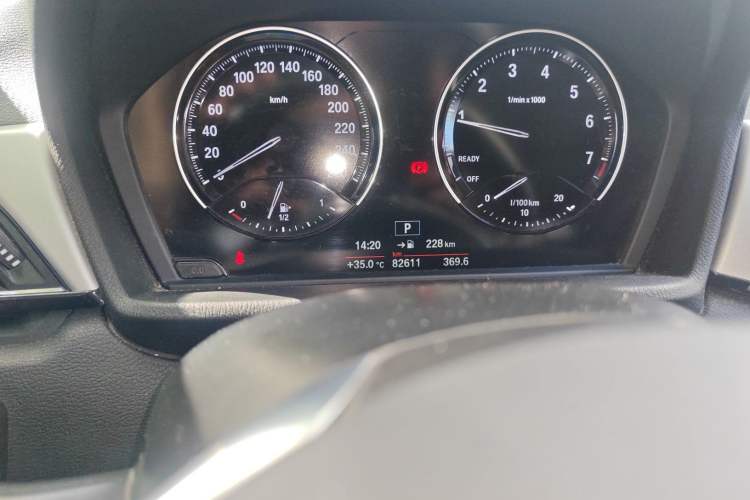 Used BMW X1 2019 sDrive18Li Fashion Model Odometer Close Up