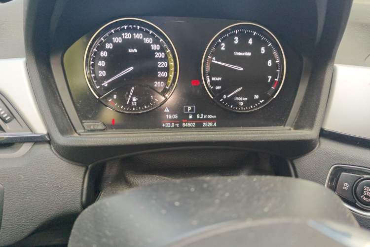 Used BMW X1 2019 sDrive18Li Fashion Model Odometer Close Up