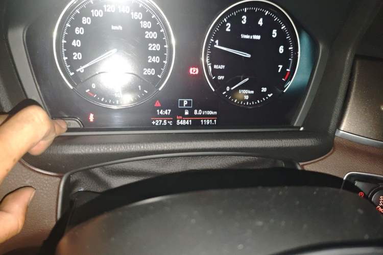 Used BMW X1 2019 sDrive18Li Premium Edition Odometer Close Up
