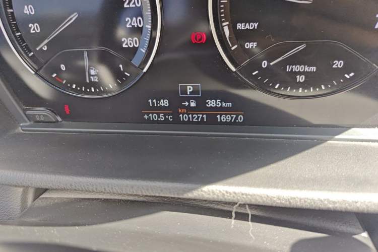 Used BMW X1 2019 sDrive20Li Leading Model Odometer Close Up