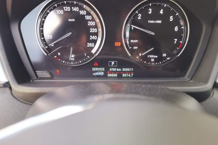 Used BMW X1 2019 sDrive18Li Fashion Model Odometer Close Up