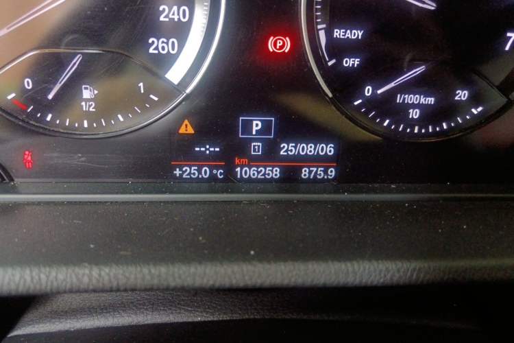 Used BMW X1 2019 sDrive18Li Fashion Model Odometer Close Up