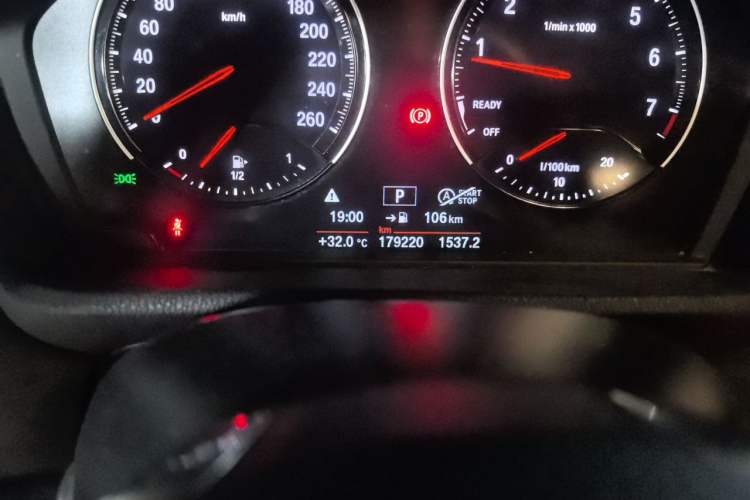 Used BMW X1 2019 sDrive20Li Leading Model Odometer Close Up