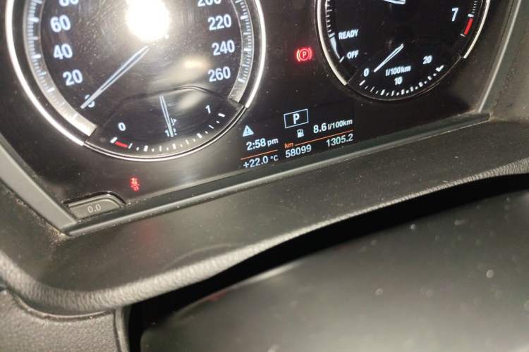 Used BMW X1 2019 sDrive18Li Fashion Model Odometer Close Up