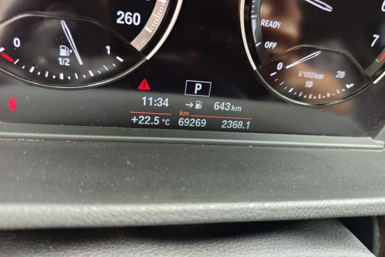 Used BMW X1 2019 sDrive18Li Premium Edition Odometer Close Up