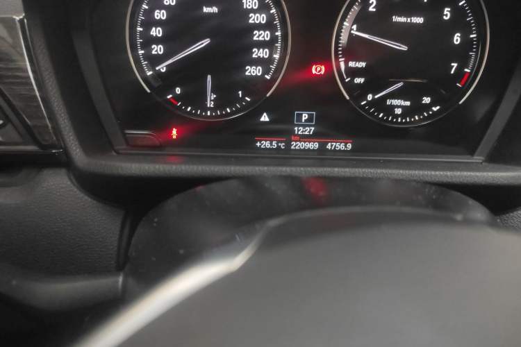 Used BMW X1 2019 sDrive20Li Leading Model Odometer Close Up