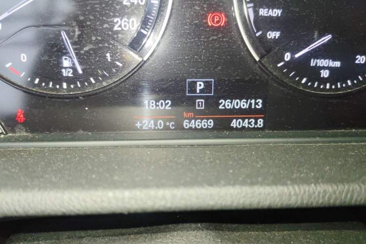 Used BMW X1 2019 sDrive18Li Premium Edition Odometer Close Up