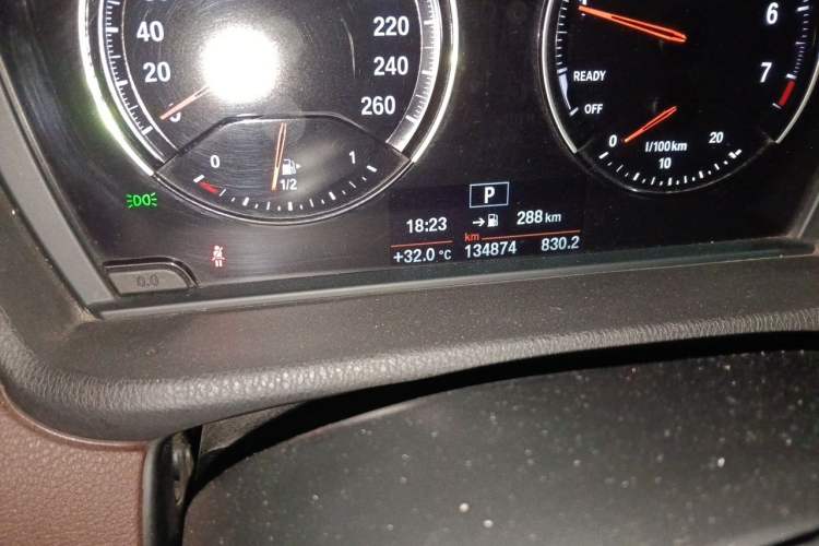 Used BMW X1 2019 sDrive18Li Premium Edition Odometer Close Up