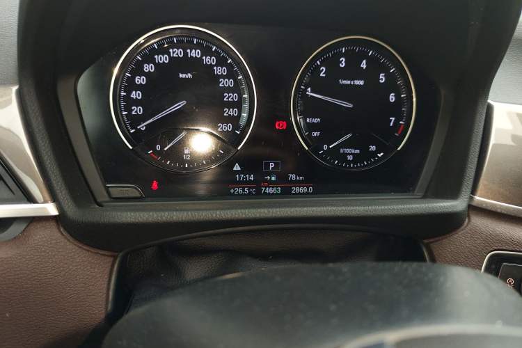 Used BMW X1 2019 sDrive18Li Premium Edition Odometer Close Up