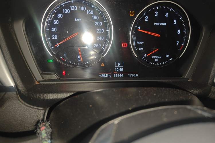 Used BMW X1 2019 sDrive18Li Fashion Model Odometer Close Up