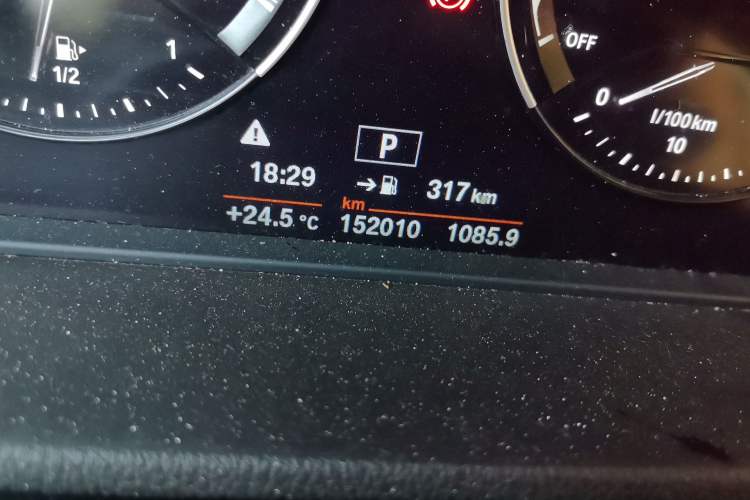 Used BMW X1 2019 sDrive18Li Premium Edition Odometer Close Up