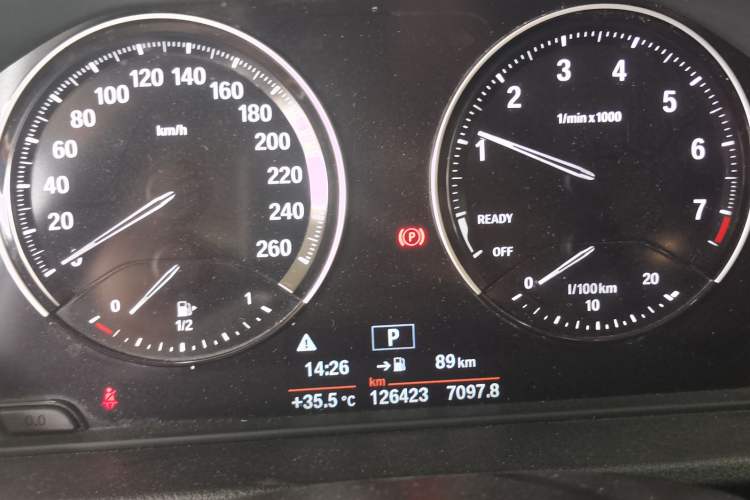 Used BMW X1 2019 sDrive20Li Leading Model Odometer Close Up