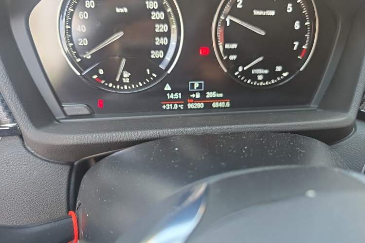 Used BMW X1 2019 sDrive20Li Leading Model Odometer Close Up