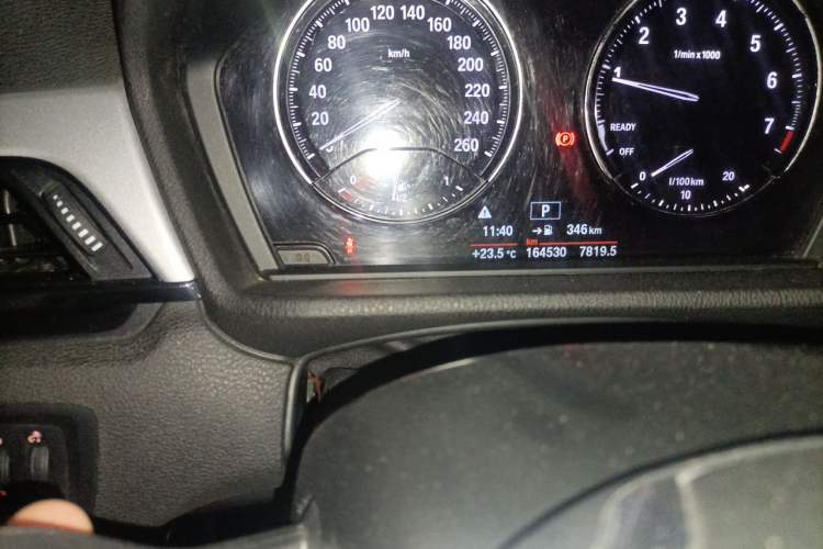 Used BMW X1 2019 sDrive18Li Fashion Model Odometer Close Up