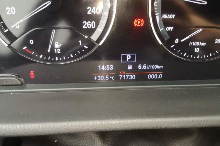 Used BMW X1 2019 sDrive20Li Leading Model Odometer Close Up