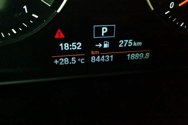 Used BMW X1 2019 sDrive20Li Leading Model Odometer Close Up